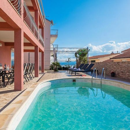 Solaris Holiday Home - Private Pool Stanici Zewnętrze zdjęcie