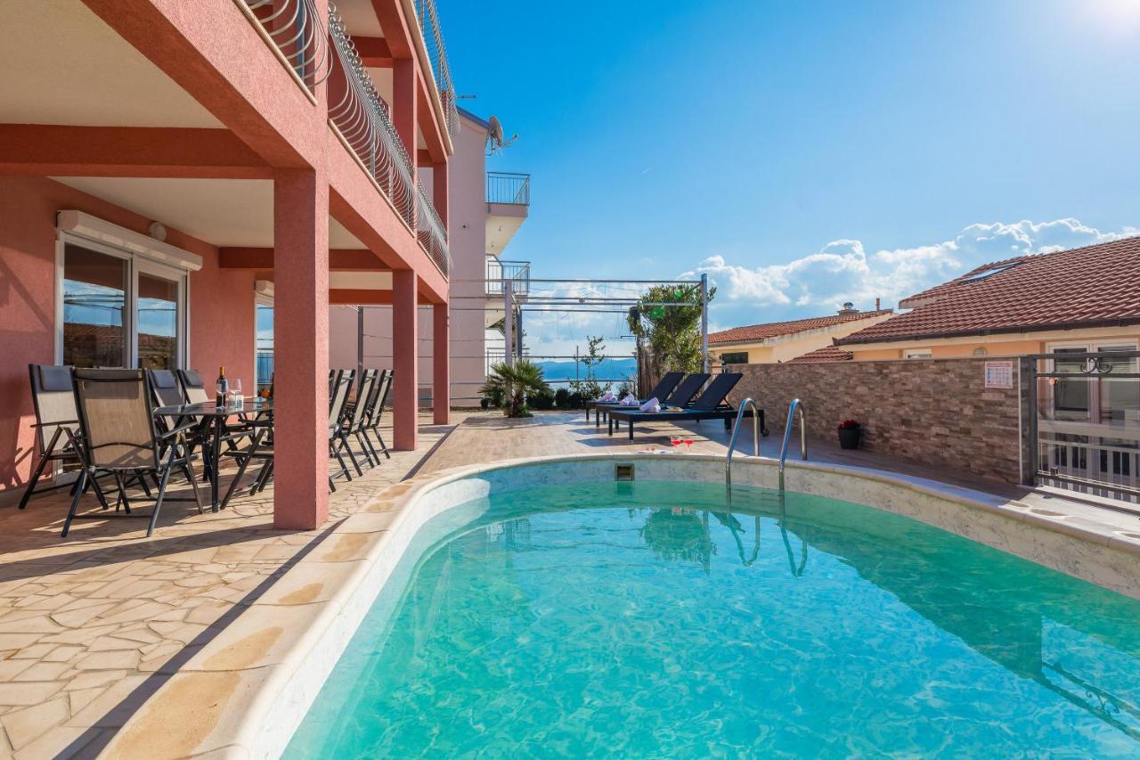 Solaris Holiday Home - Private Pool Stanici Zewnętrze zdjęcie